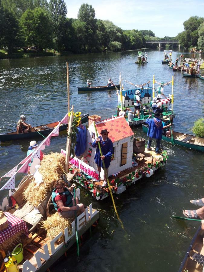 Le Moulin Du Bourg Hotel Epeigne-les-Bois Bagian luar foto